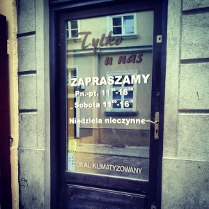 63912_552760791444527_1013795918_n