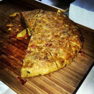 1454707_584436421610297_1047906259_n